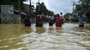 La lluvia amaina y los muertos aumentan a 151 en Sri Lanka