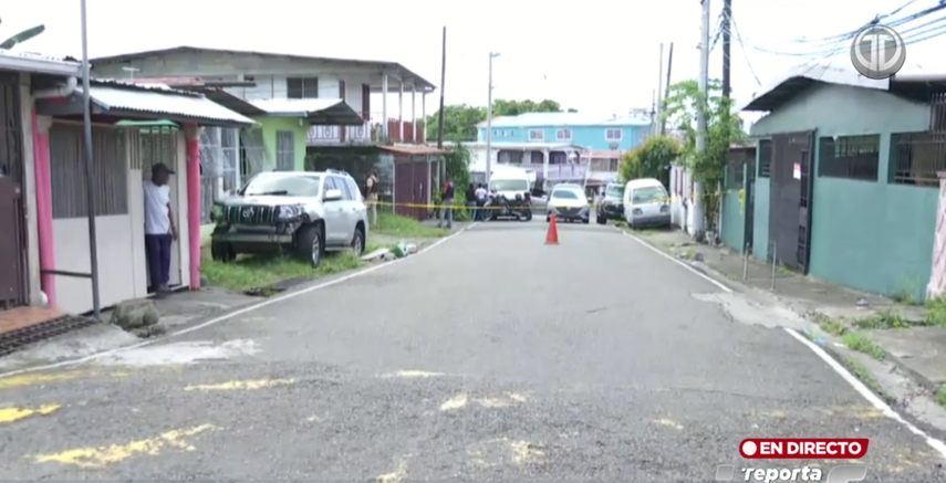 Persecución termina en triple colisión