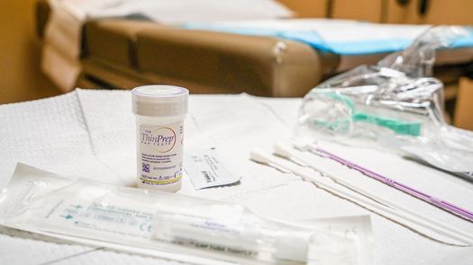 Jóvenes solo necesitan una dosis de vacuna para el cáncer del cuello uterino, según la OMS