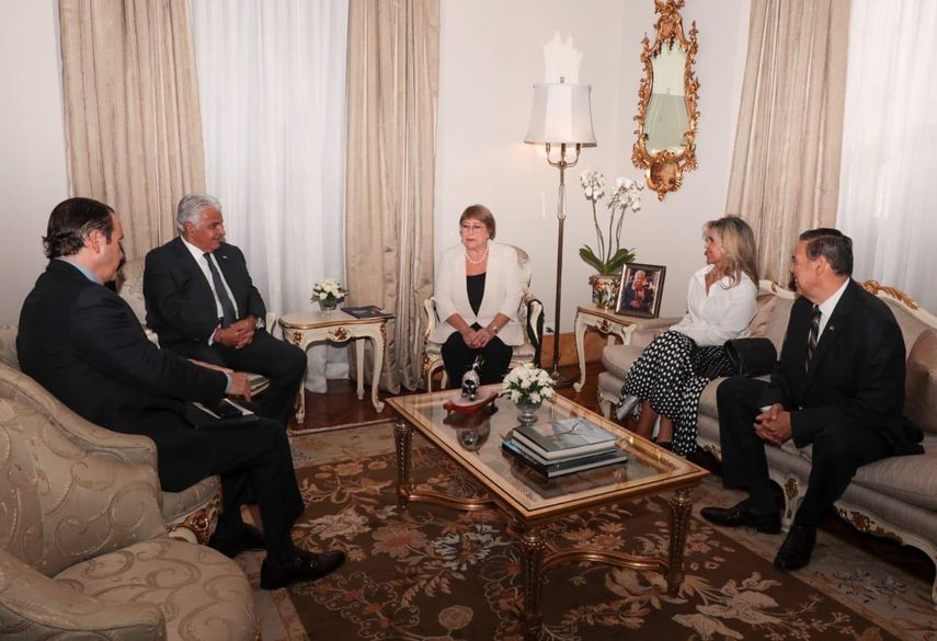 Michelle Bachelet visita al presidente josé Raúl Mulino.