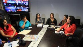 Familias de exfuncionarios detenidos acudirán a justicia internacional