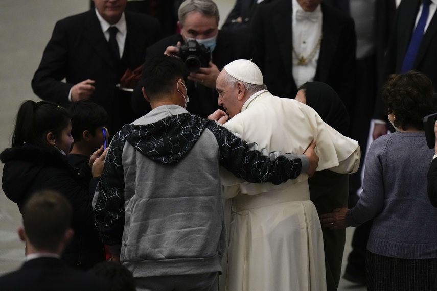 El papa visitó Grecia y Chipre entre el 2 y 6 de diciembre y se reunió con refugiados.