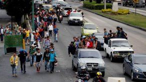 Migrantes hondureños no cesan su intento de llegar a EEUU pese a advertencias