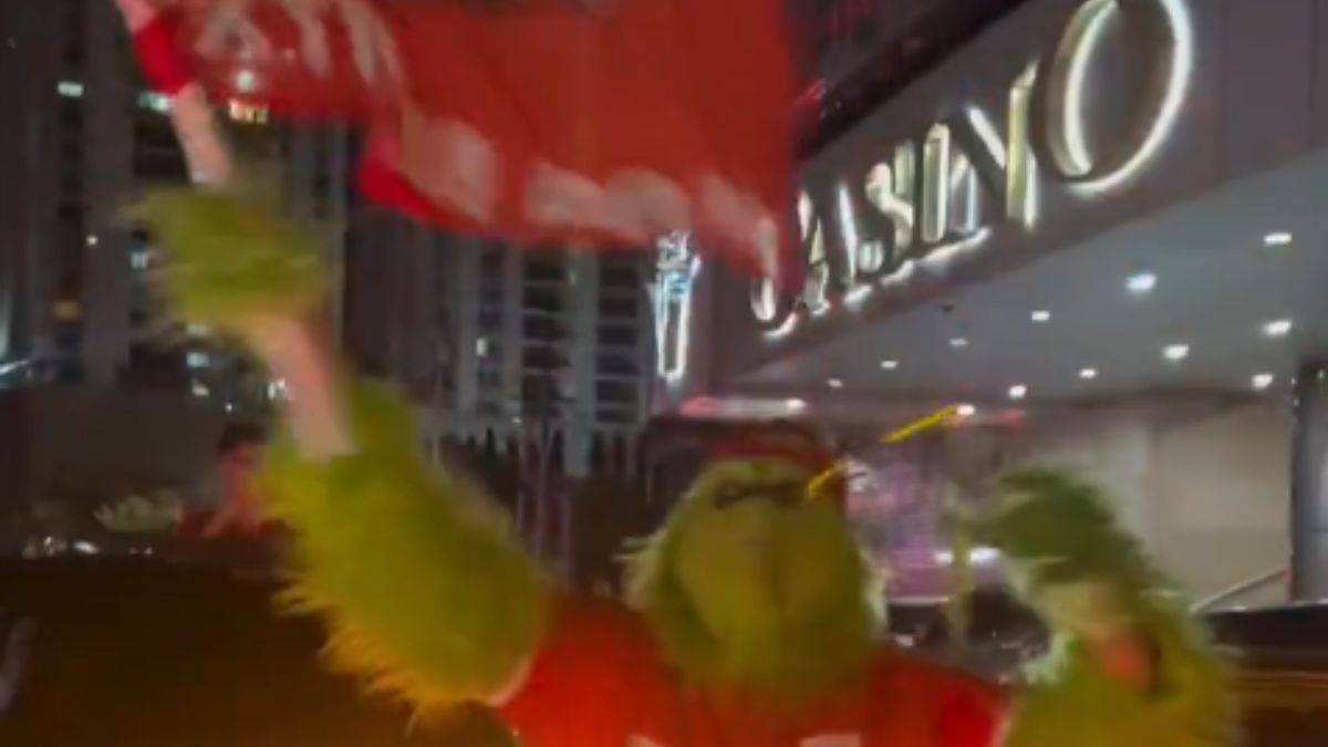 Hinchas de Panamá llegaron en caravana hasta el hotel de la Selección de El Salvador Hinchas de Panamá llegaron en caravana hasta el hotel de la Selección de El Salvador