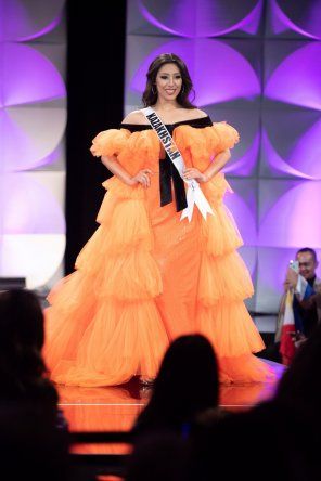 Desfile en vestido de noche - Miss Universo 2019