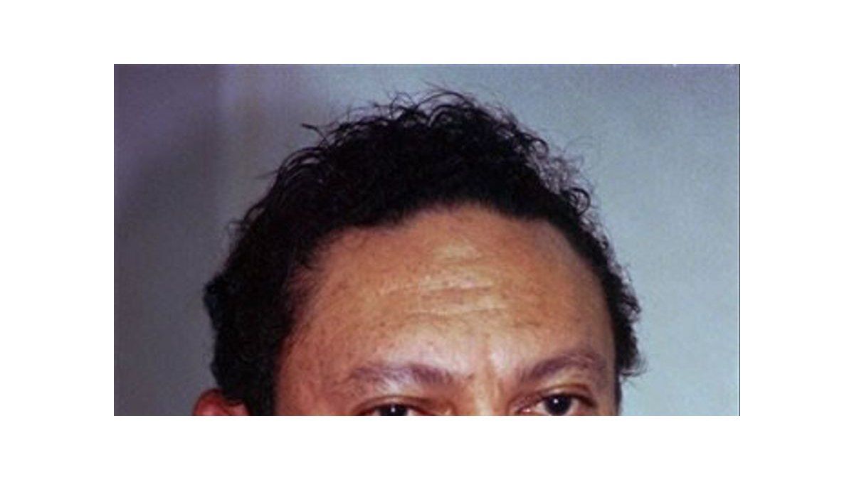 Noriega será extraditado mañana domingo desde París a Panamá