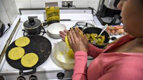 Venezuela triplica el precio de la harina de maíz