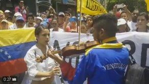 Artistas y músicos venezolanos marcharon contra las muertes en protestas