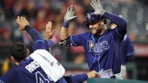Jonrón de Kiermaier en 10mo ayuda a Rays a ganar a Angelinos