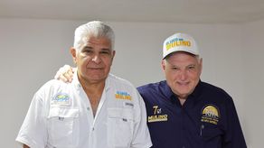 José Raúl Mulino, candidtato a la presidencia en estas elecciones junto al expresidente condenado Ricardo Martinelli.