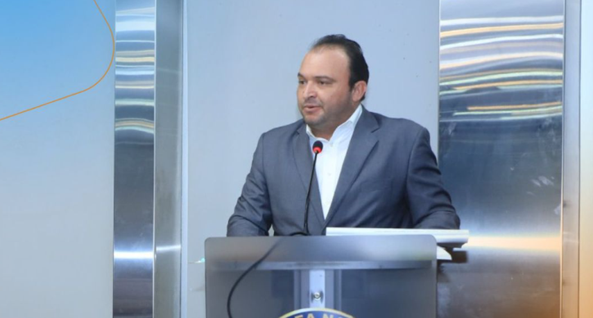 Diputado Saldaña confirma su desvinculación de Vamos