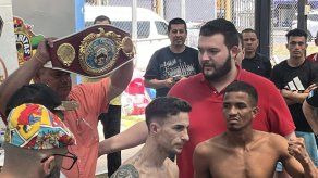 El Candelilla Azael Villar cumplió en la báscula para choque de eliminatoria titular