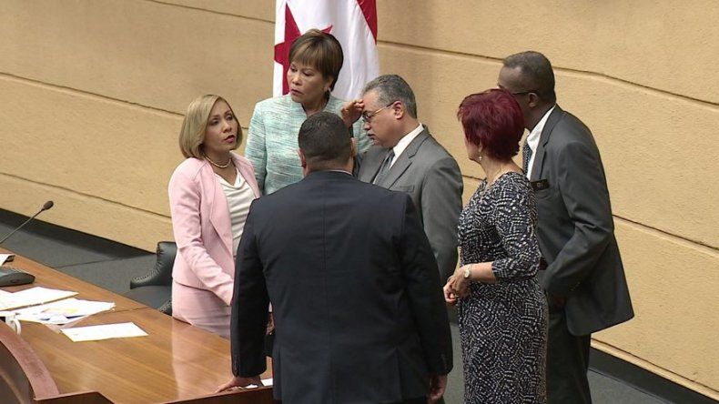 Ábrego justifica contratos de planilla 172  tras negativa de Humbert a refrendar