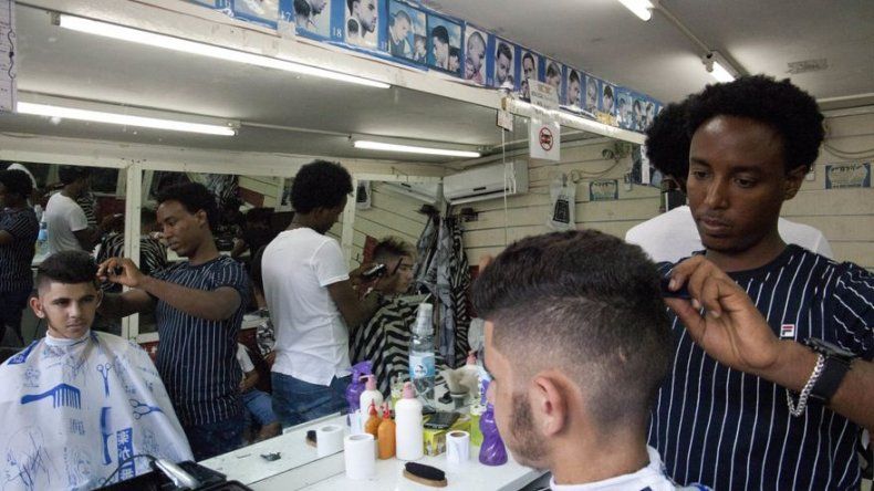 Africanos furiosos porque Israel les reduce los sueldos