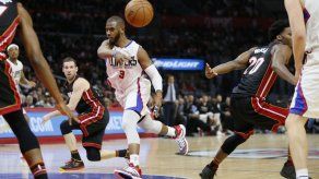 Clippers amplían racha triunfal y derrota sorpresa de Warriors