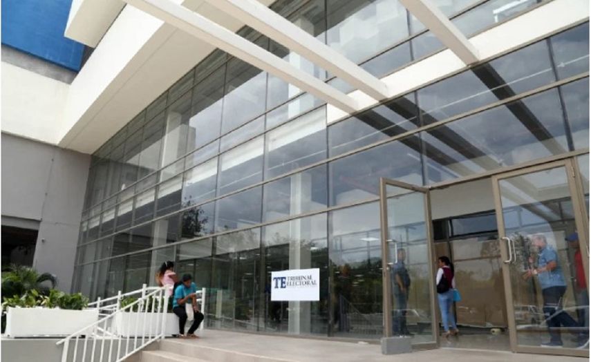 El Tribunal Electoral le recomienda a la ciudadanía que los usuarios pueden hacer sus trámites a través de la plataforma https://tribunalcontigo.com/.