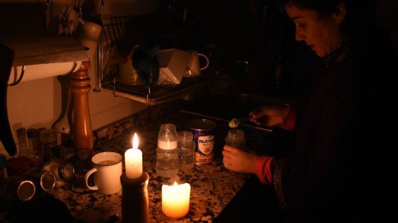 Edesur comienza a restaurar lentamente el sistema eléctrico en Argentina