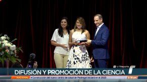 Dan reconocimiento a Sidny Aizpurúa y a Josué Álvarez por difusión de la ciencia
