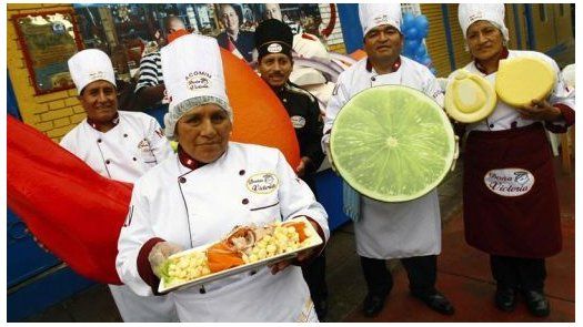 Perú celebra día del cebiche con monumento en su honor