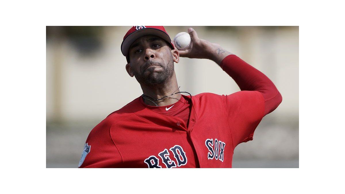 David Price consulta con especialistas por problemas de codo