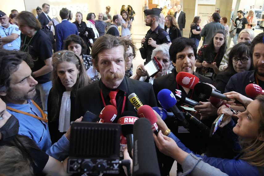 Los sobrevivientes y las familias de las víctimas ven el juicio excepcional de meses como una oportunidad crucial para la justicia y como un cierre siete años después de los ataques en el Bataclan