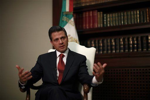 Ayotzinapa y Casa Blanca, momentos más difíciles para Peña Nieto