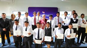 Jóvenes del CEFODEA del MIDES reciben títulos vocacionales. Jóvenes del CEFODEA del MIDES reciben títulos vocacionales.