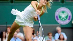 Wimbledon: Djokovic y Sharapova ganan