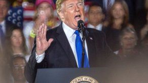 Trump responde a demanda con críticas por sobrecostos en tren de California