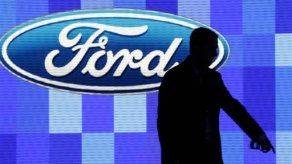 Conflictos comerciales y restricciones de divisas dañan a Ford