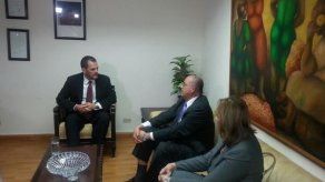 Humbert llega a la Contraloría para iniciar proceso de transición