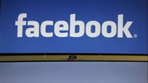 Mujer se suicida mientras chateaba en Facebook