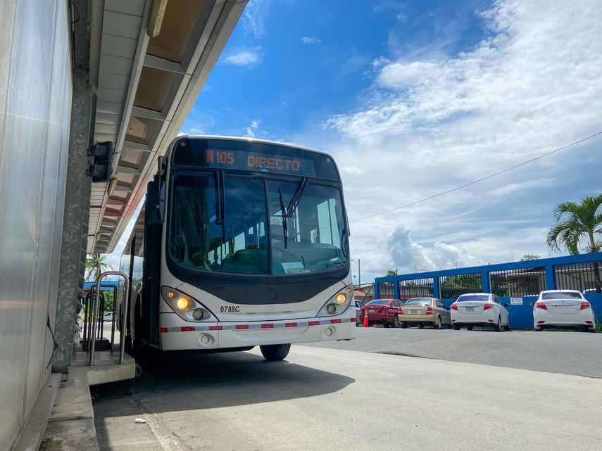 Mi Mus retira MetroBus vandalizado en La Loma de Tocumen
