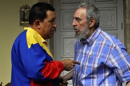 El líder cubano Fidel Castro junto a personalidades del mundo