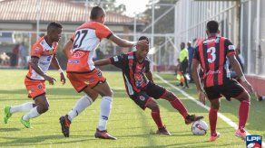 Tauro pierde con Sporting antes de viajar a Dallas; Plaza retoma la senda del triunfo