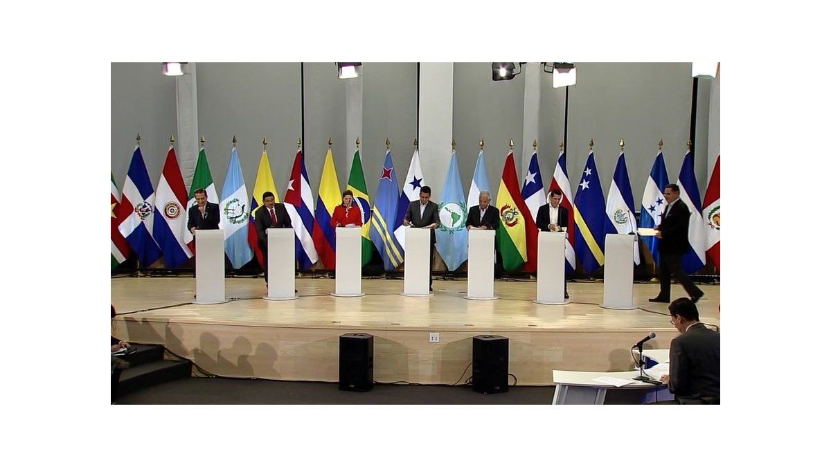 Jóvenes piden a candidatos presidenciales debatir más propuestas