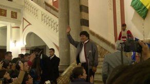 Los comicios en Bolivia abren una posible segunda vuelta entre Morales y Mesa