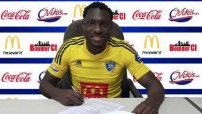 Fepafut investigará supuestos insultos racistas contra jugador Elkin Mosquera