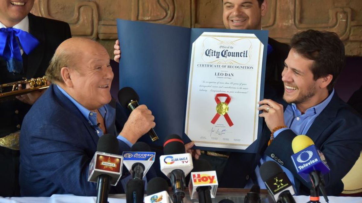 Leo Dan tiene estrella maya en Paseo de la Fama de Plaza M xico en