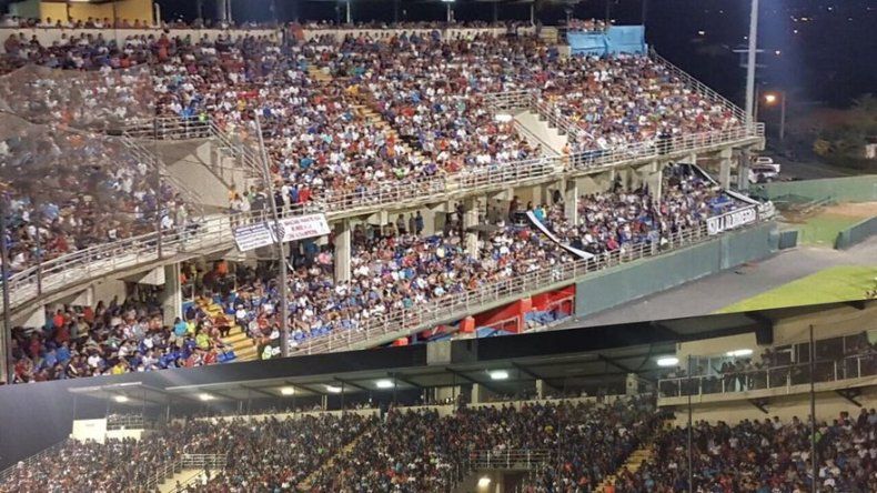 Cerca de 7,000 aficionados ingresaron al Omar Torrijos