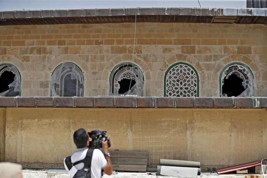 Las ventanas de la mezquita de Al-Aqsa se rompen luego de nuevos enfrentamientos entre palestinos y las fuerzas de seguridad israelíes en la Ciudad Vieja de Jerusalén.