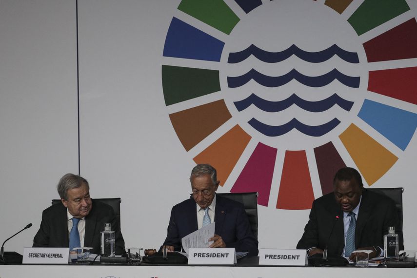 Los participantes de la conferencia van a discutir soluciones que van desde el reciclaje a la prohibición total de las bolsas de plástico.