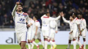 Lyon se prepara para el Barsa con triunfo sobre Guingamp
