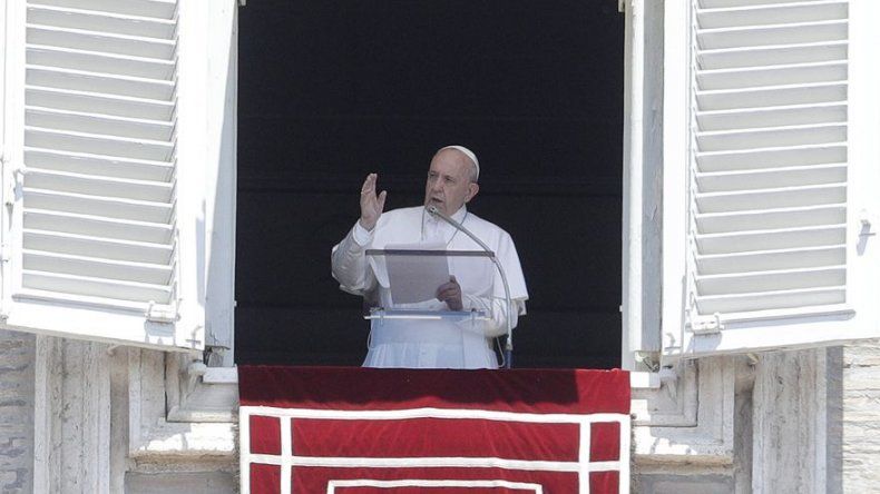 El papa Francisco reza por víctimas de tiroteos en EEUU