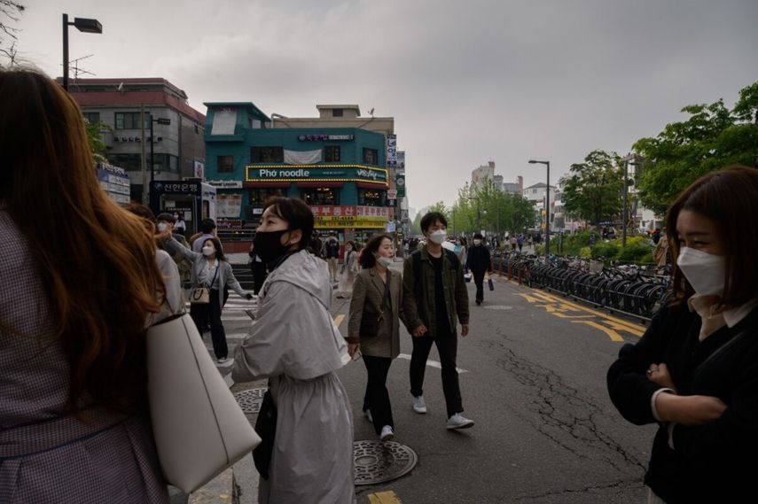 El 21 de marzo levantarán la cuarentena obligatoria para personas vacunadas que llegan del exterior.