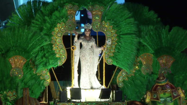 Alta costura y joyería fina, presentes en la reina de Calle Arriba de Las Tablas