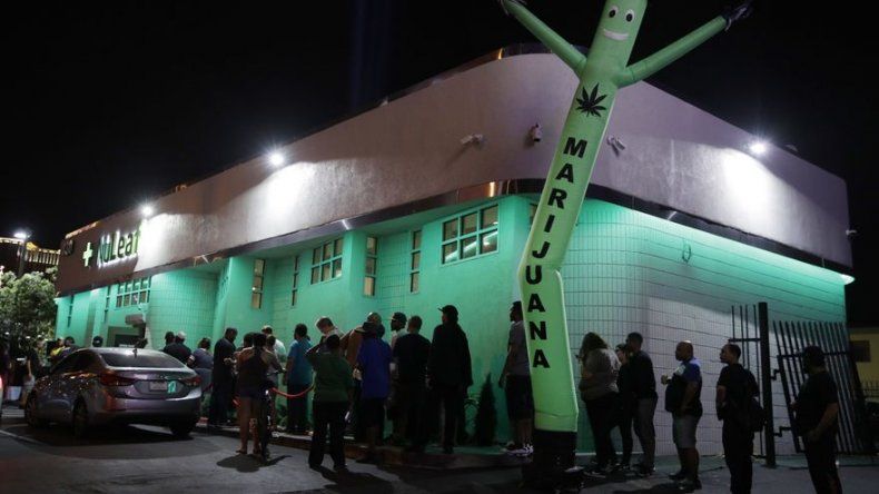 Nevada empieza a vender marihuana con fines recreativos