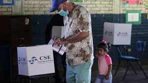 El gobierno español denunció además la ausencia de oposición en los comicios y la persecución o veto a periodistas locales e internacionales.