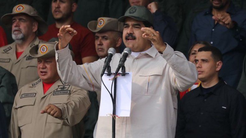 Maduro dice que no aceptará en Venezuela a ningún grupo armado colombiano