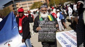 Cientos protestan por visita de Obama a Sudáfrica